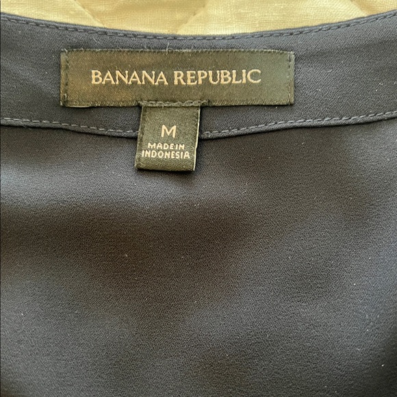 Banana Republic V Neck Popover Top - Picture 7 of 7